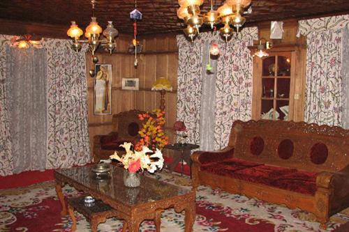 KOLU HOUSEBOATS SRINAGAR