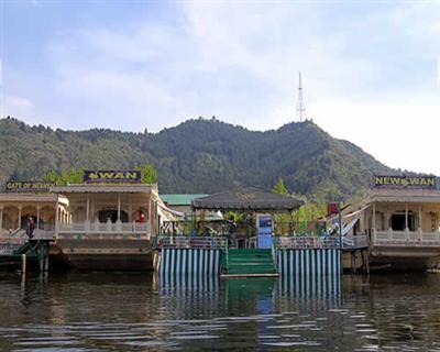 Swan Group of Houseboats